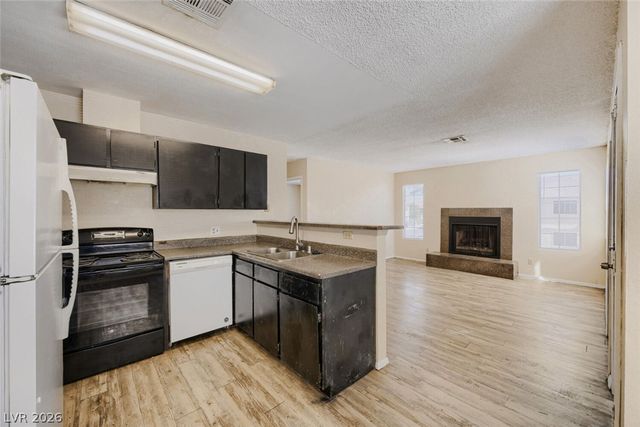 2745 Jennydiane Drive D, Las Vegas, NV 89121
