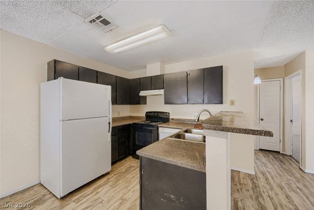 2745 Jennydiane Drive D, Las Vegas, NV 89121