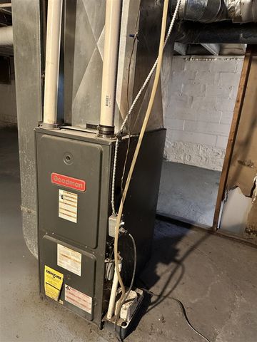 828 W Larch Avenue, Muskegon, MI 49441