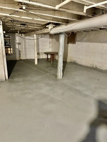 828 W Larch Avenue, Muskegon, MI 49441