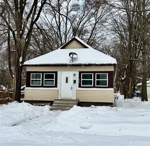 828 W Larch Avenue, Muskegon, MI 49441