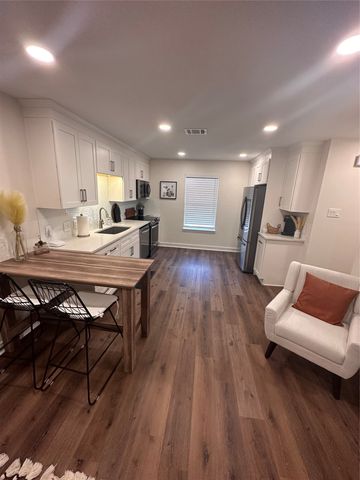 1350 S 12th Street, Waco, TX 76706