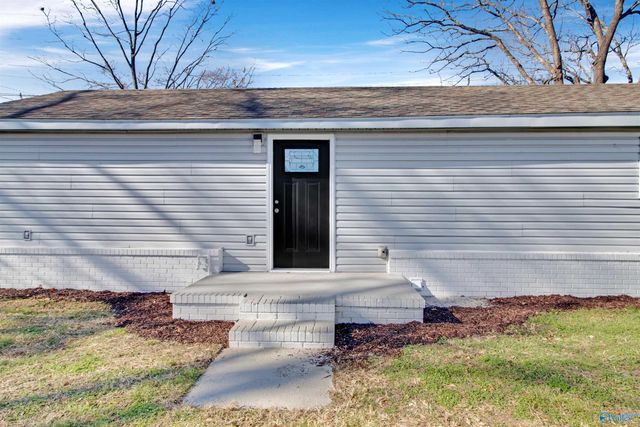 304 3rd Avenue, Athens, AL 35611