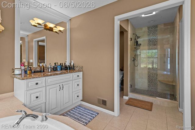 5681 WOODFIELD Parkway, Grand Blanc Charter Township, MI 48439