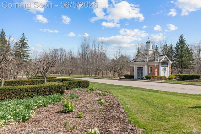 5681 WOODFIELD Parkway, Grand Blanc Charter Township, MI 48439