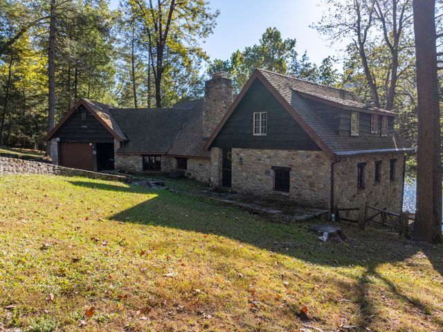 23 Echo Drive, New Milford, CT 06776