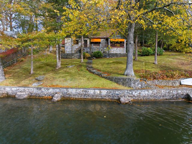 23 Echo Drive, New Milford, CT 06776