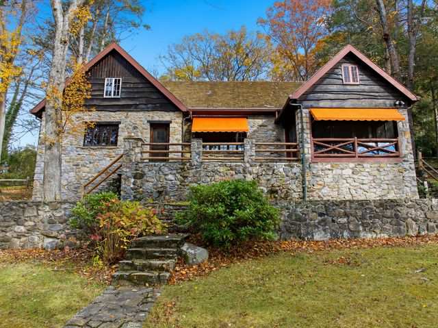 23 Echo Drive, New Milford, CT 06776