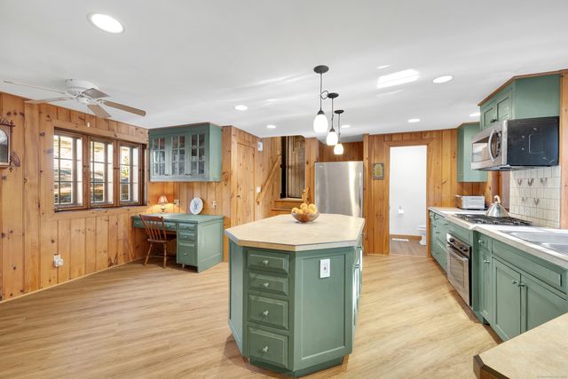 23 Echo Drive, New Milford, CT 06776