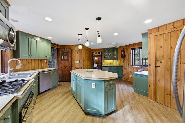 23 Echo Drive, New Milford, CT 06776