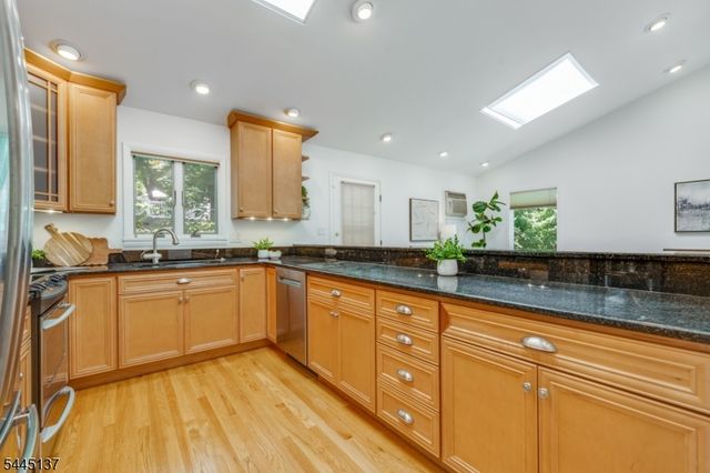 7 Bradford Ave, West Orange Twp., NJ 07052