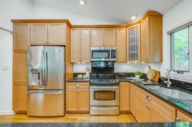 7 Bradford Ave, West Orange Twp., NJ 07052