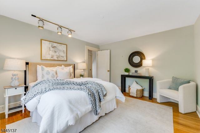 7 Bradford Ave, West Orange Twp., NJ 07052