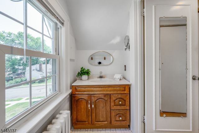7 Bradford Ave, West Orange Twp., NJ 07052