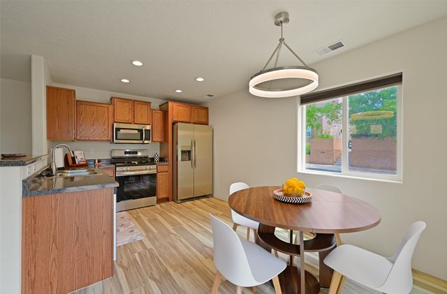 34 Avenida Vista Esquisita, Santa Fe, NM 87508