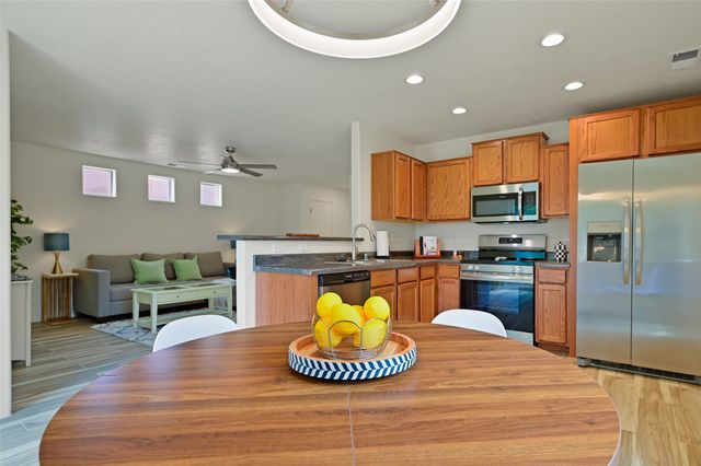 34 Avenida Vista Esquisita, Santa Fe, NM 87508
