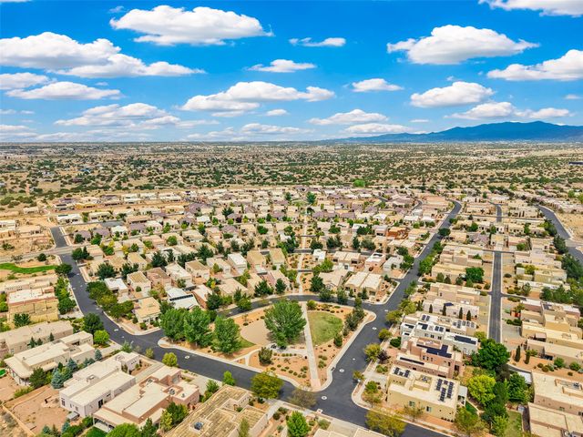34 Avenida Vista Esquisita, Santa Fe, NM 87508