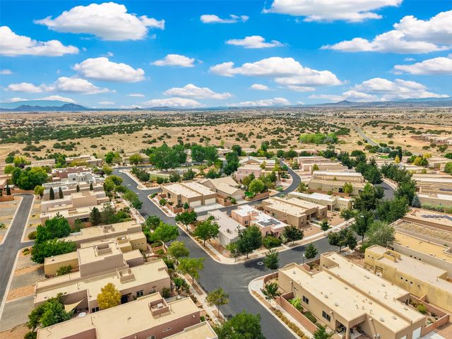 34 Avenida Vista Esquisita, Santa Fe, NM 87508