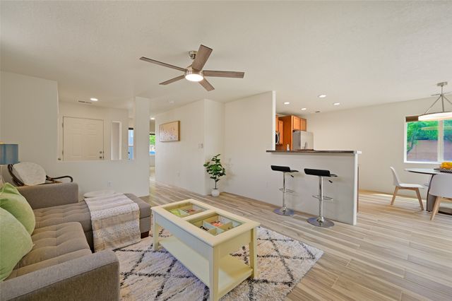 34 Avenida Vista Esquisita, Santa Fe, NM 87508
