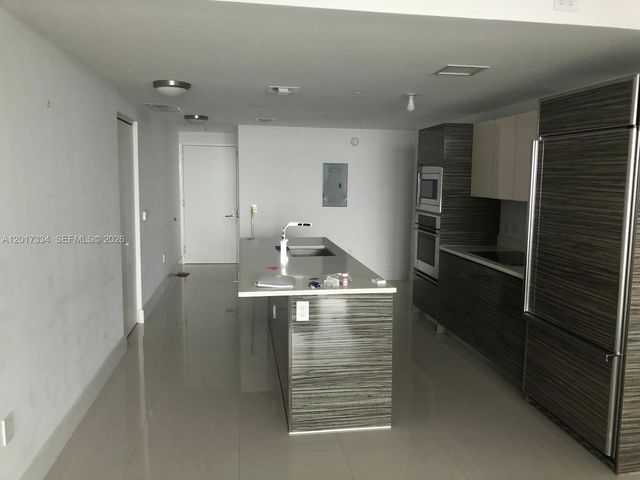 460 NE 28th ST 1102, Miami, FL 33132