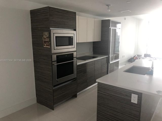 460 NE 28th ST 1102, Miami, FL 33132
