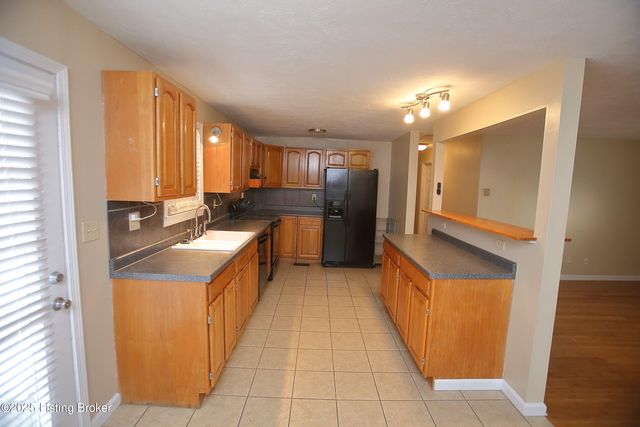 1105 Clay Ave, Louisville, KY 40219