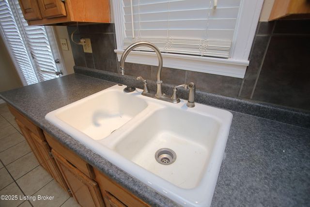 1105 Clay Ave, Louisville, KY 40219