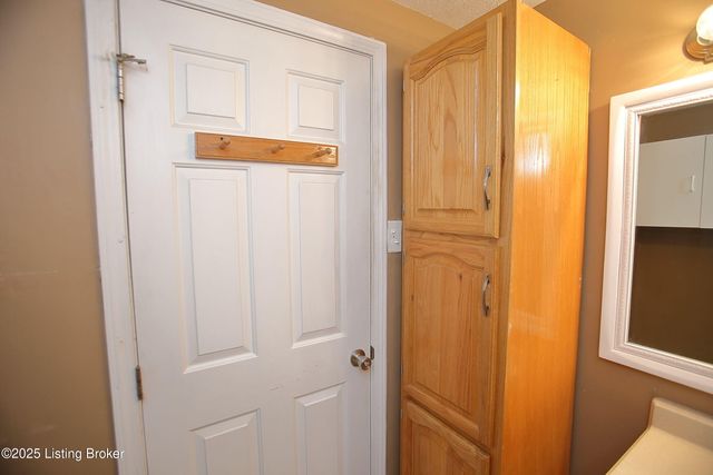 1105 Clay Ave, Louisville, KY 40219