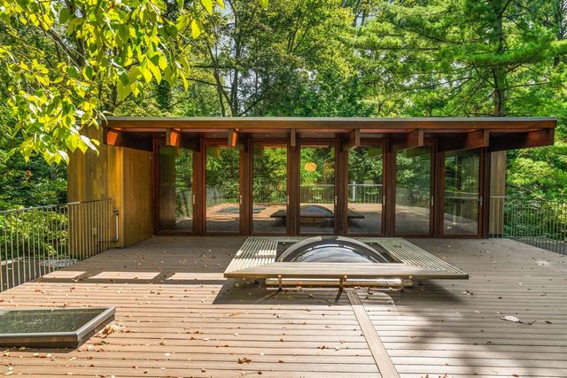 1030 Spruce Drive, Ann Arbor, MI 48104