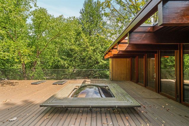 1030 Spruce Drive, Ann Arbor, MI 48104