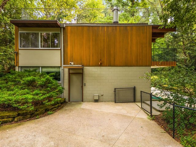 1030 Spruce Drive, Ann Arbor, MI 48104