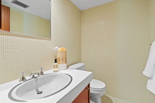 1030 Spruce Drive, Ann Arbor, MI 48104