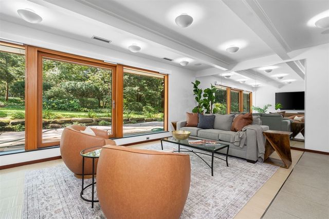 1030 Spruce Drive, Ann Arbor, MI 48104
