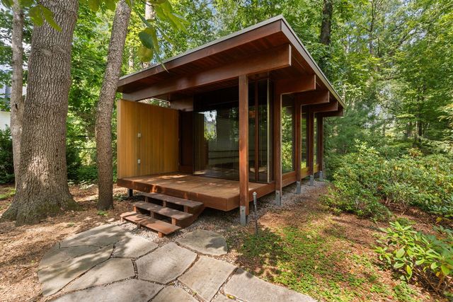 1030 Spruce Drive, Ann Arbor, MI 48104