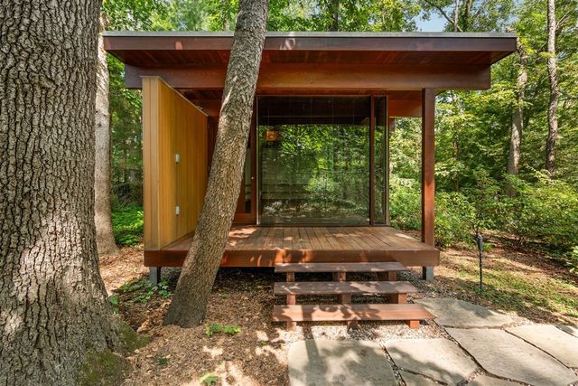 1030 Spruce Drive, Ann Arbor, MI 48104