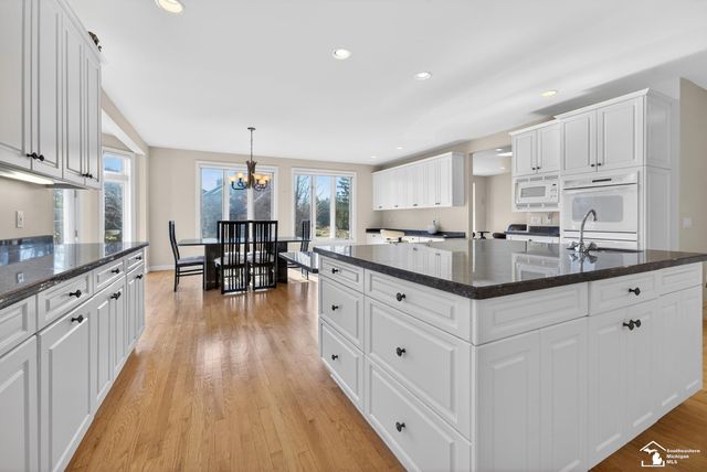4592 Forestview Drive, West Bloomfield Twp, MI 48322
