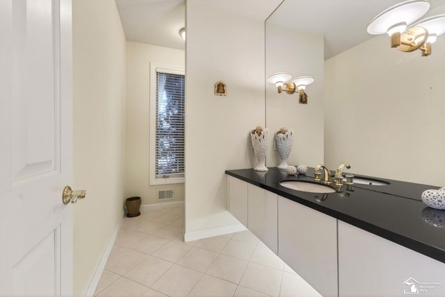 4592 Forestview Drive, West Bloomfield Twp, MI 48322