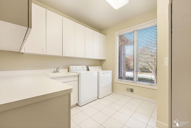 4592 Forestview Drive, West Bloomfield Twp, MI 48322