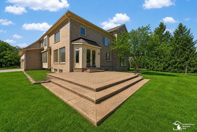 4592 Forestview Drive, West Bloomfield Twp, MI 48322