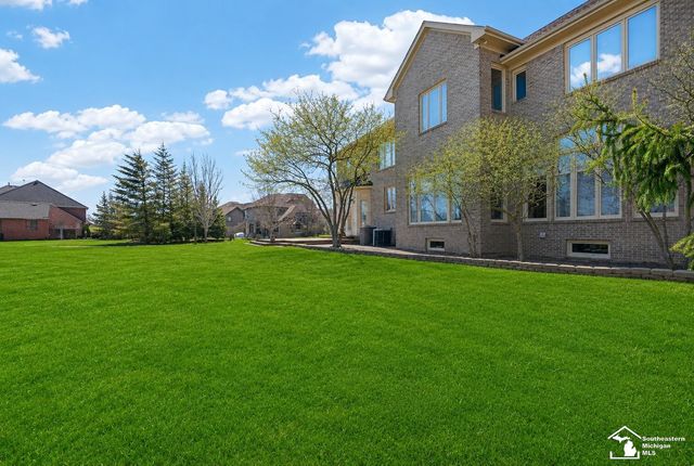 4592 Forestview Drive, West Bloomfield Twp, MI 48322