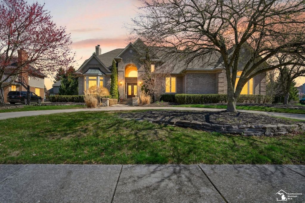 4592 Forestview Drive, West Bloomfield Twp, MI 48322