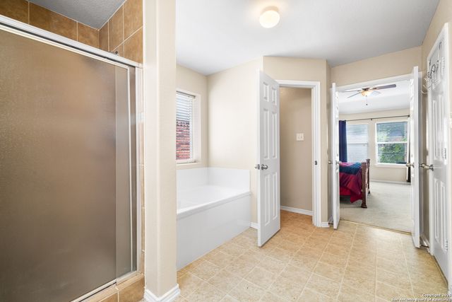 6522 Charles Fld, Leon Valley, TX 78238