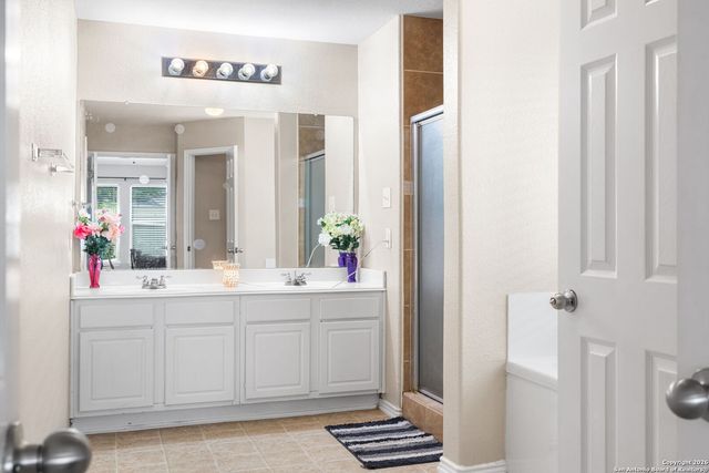 6522 Charles Fld, Leon Valley, TX 78238