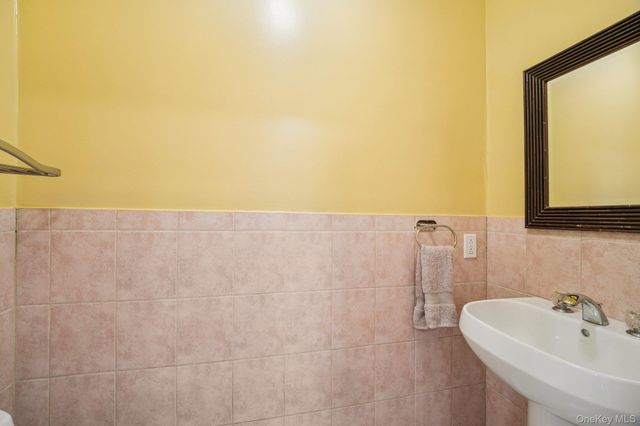 162 Harding Avenue, White Plains, NY 10606