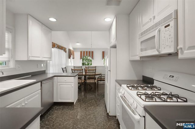 35 Quail 35, Old Tappan, NJ 07675