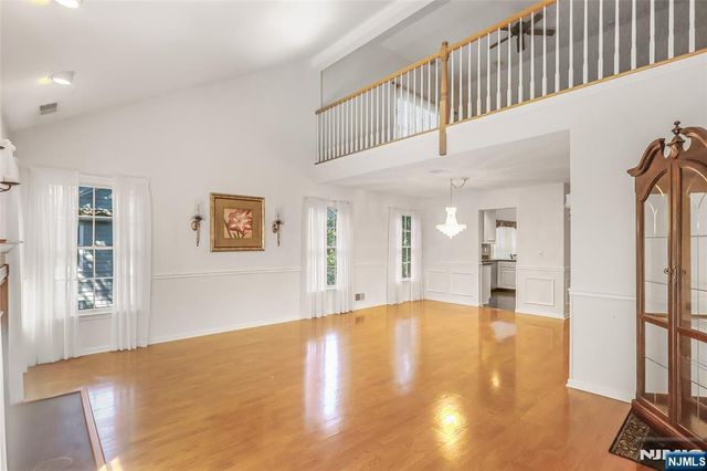 35 Quail 35, Old Tappan, NJ 07675