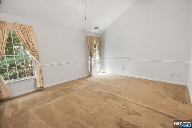 35 Quail 35, Old Tappan, NJ 07675