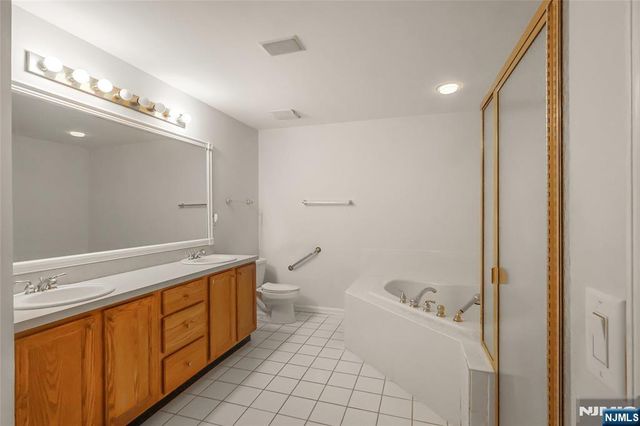 35 Quail 35, Old Tappan, NJ 07675
