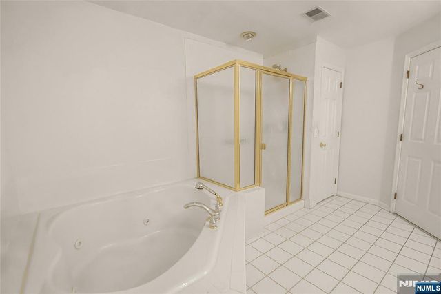35 Quail 35, Old Tappan, NJ 07675