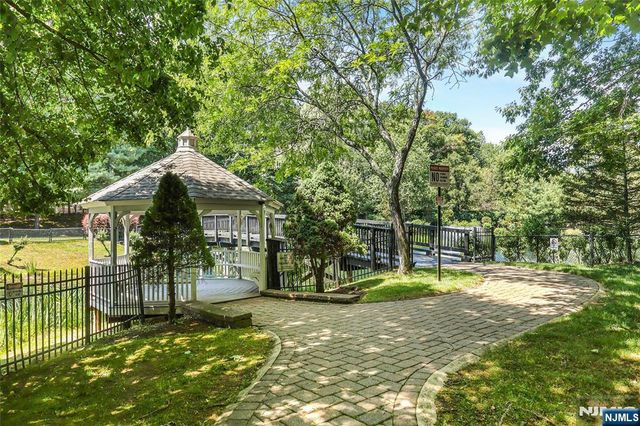35 Quail 35, Old Tappan, NJ 07675